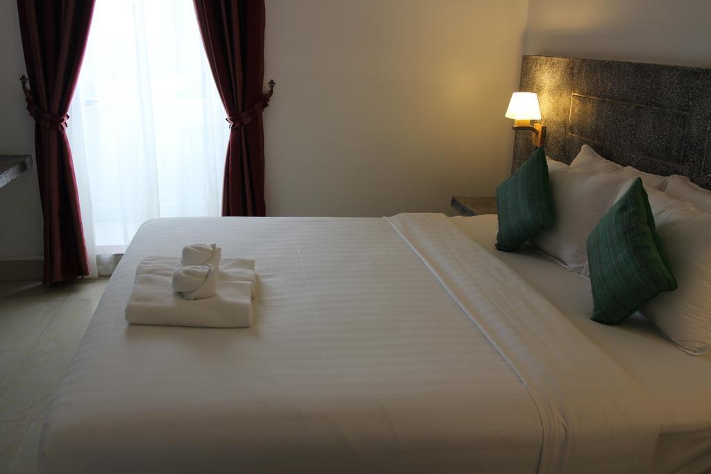K9 Riverside Hotel 프놈펜 외부 사진