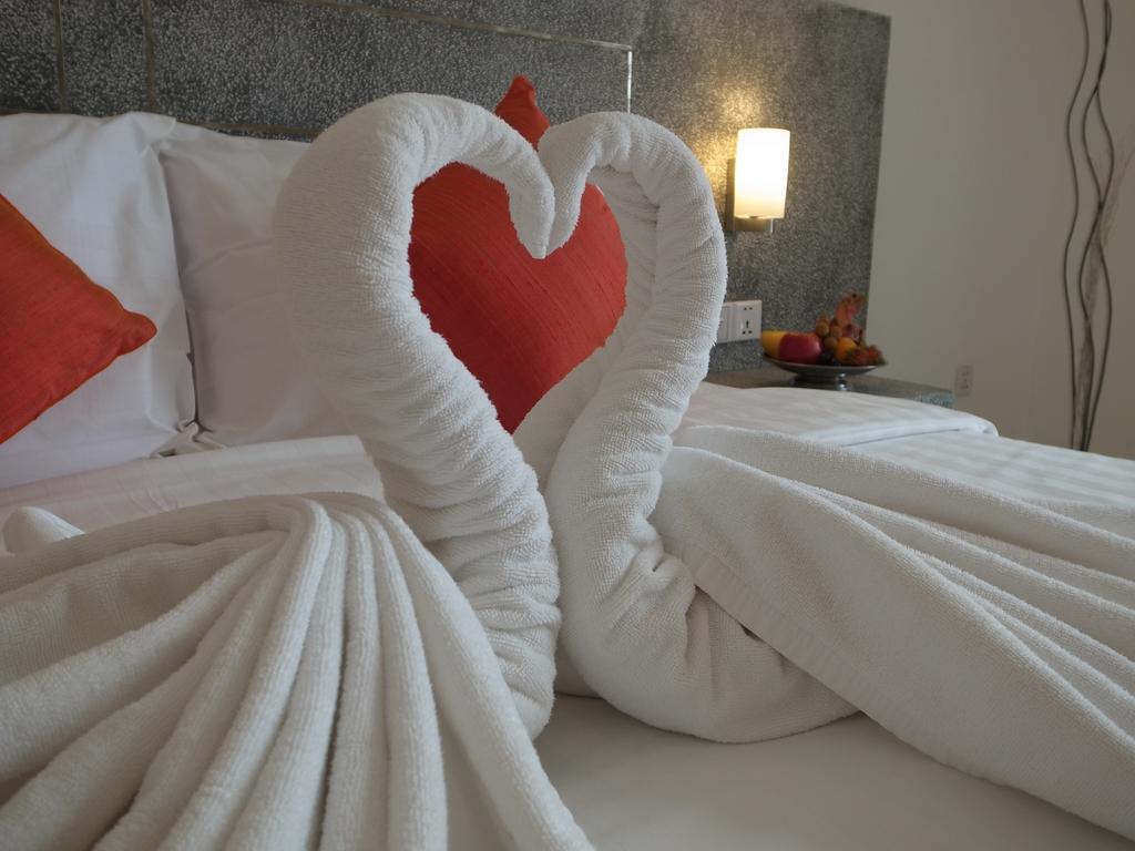 K9 Riverside Hotel 프놈펜 외부 사진