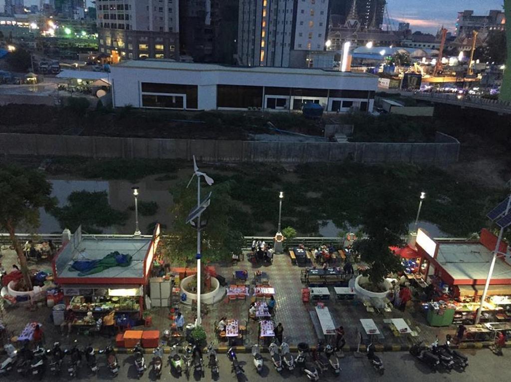 K9 Riverside Hotel 프놈펜 외부 사진